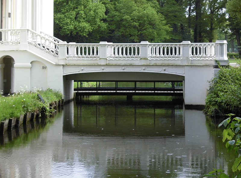 File:Scherpenzeel - Huis Scherpenzeel Toegangsbrug RM529296.JPG