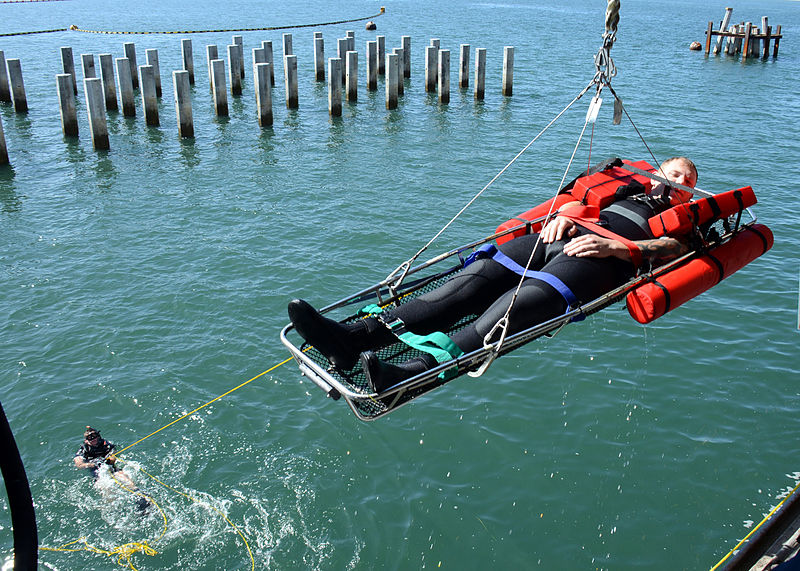 File:Search and rescue swimmer exercise 140521-N-BB534-227.jpg