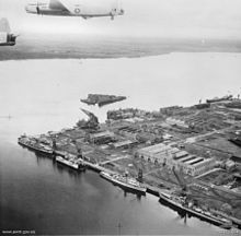 Singapore Naval Base June 1953.jpg