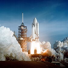 Space Shuttle Columbia launching.jpg