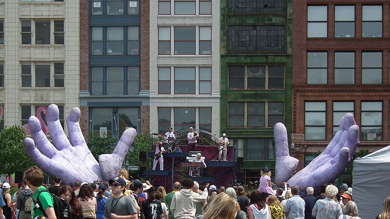 File:Squonk performance, Three Rivers Arts Festival, 2023-06-10, 01.jpg