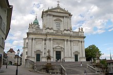 Western facade of the church St. Ursenkathedrale in Solothurn.jpg