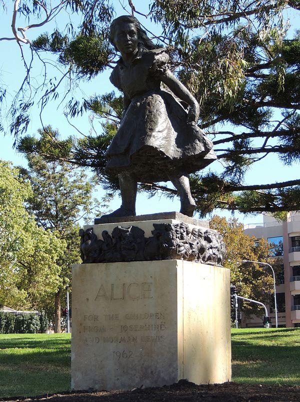 Alice statue by John Dowie, 1962