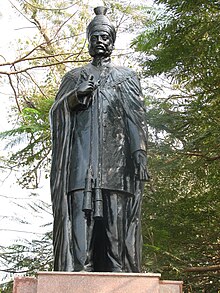 Statue of Mahbub Ali Khan.jpg
