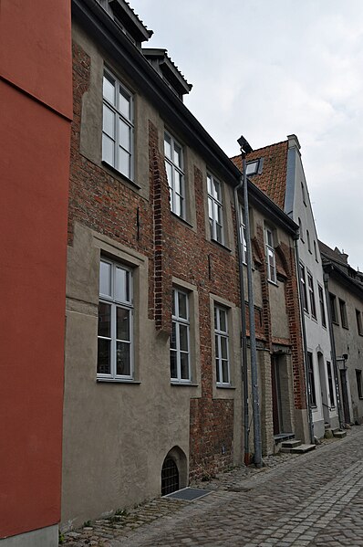 File:Stralsund, Bechermacherstraße 2 (2012-03-18), by Klugschnacker in Wikipedia.jpg