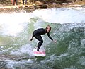 Surfen auf dem Eisbach, Englischer Garten, München