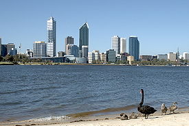 Sesawangan kutha Perth saka Kali Swann