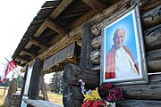Portret Jana Pawła II na ołtarzu
