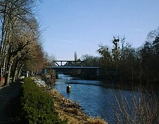 Teltowkanal mit Böckmannbrücke