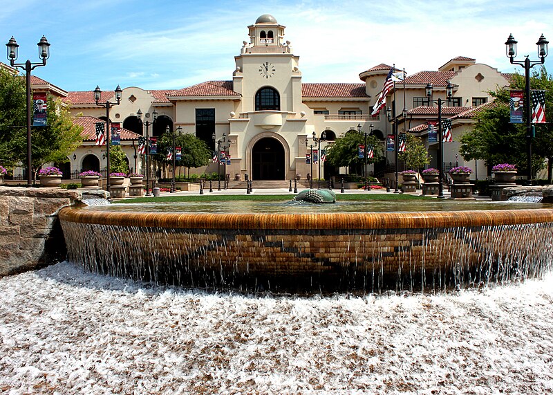 File:Temecula City Hall (9671262878).jpg