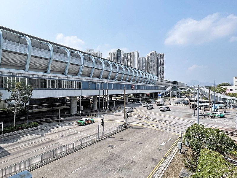 File:Tin Shui Wai Station 2021 04 part4.jpg
