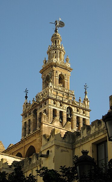 File:Torre de la catedral.jpg