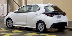 File:Toyota Yaris Hybrid (XP210) Auto Zuerich 2021 IMG 0516.jpg - Wikimedia  Commons