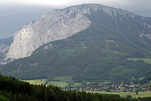 Tragöß Oberort am Fuß der Meßnerin