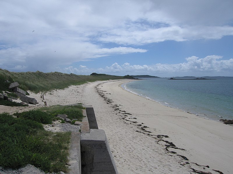 File:Tresco - Appletree Bay2.jpg