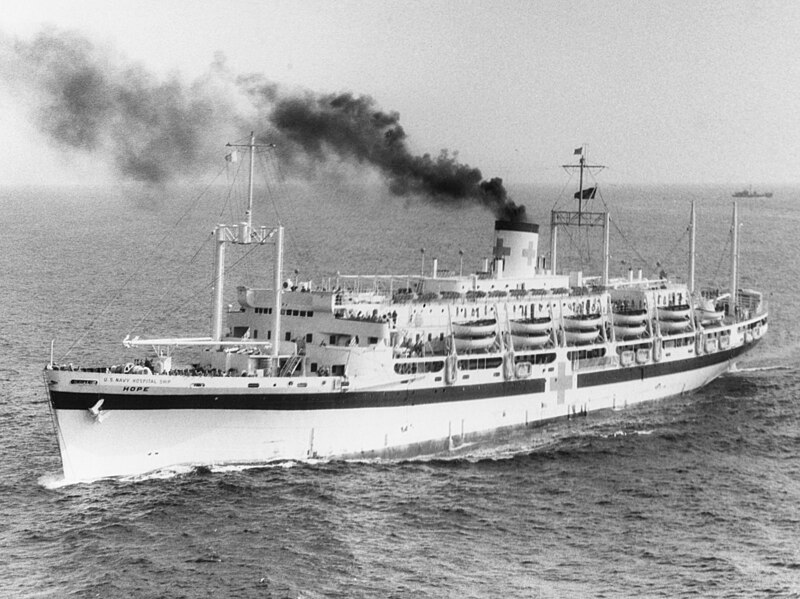 File:USS Hope (AH-7) underway on 30 August 1944 (80-G-246912).jpg