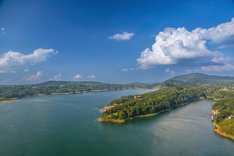 File:Umiam Lake, Shillong, Meghalaya.jpg