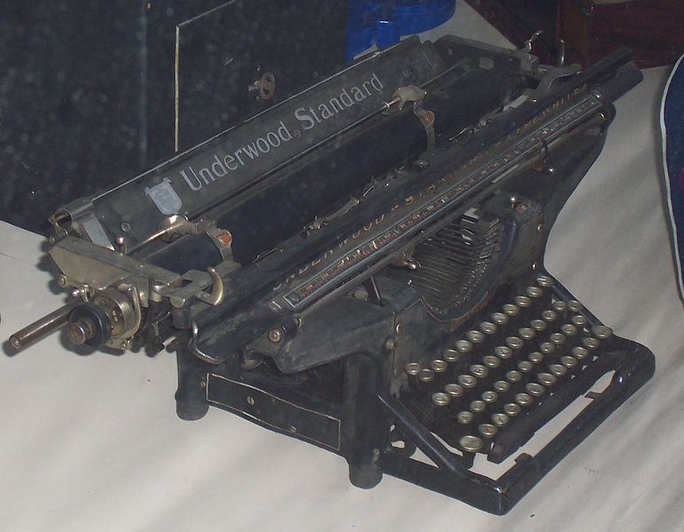 File:Underwood Standard typewriter.jpg