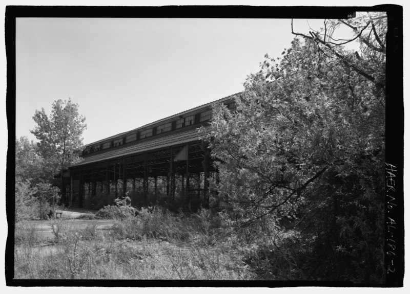 File:VIEW SW OF NORTHERN END OF STEEL FRAMEWORK TRAIN SHED. - Western Railway of Alabama Montgomery Rail Shops, 701 North Perry Street, Montgomery, Montgomery County, AL HAER AL-186-2.tif