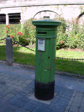 Repaired door on green 1887 VR Jubilee box in Kilkenny, Ireland VR pillar box in Kilkenny, Ireland, painted green.gif