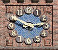 Deutsch: Uhr der Versöhnungskirche in Hamburg-Eilbek. This is a photograph of an architectural monument. It is on the list of cultural monuments of Hamburg, no. 24542.