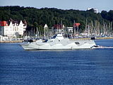 HMS Visby (K31) i Kiel 2002. Notera att konen över kommandobryggan ännu inte är monterad.