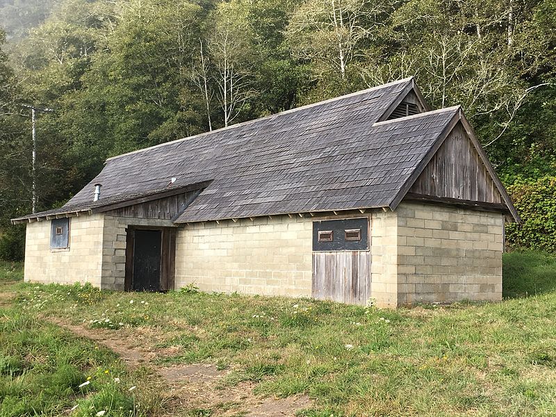 File:WW2 radar station 2 - Redwood NP California.jpg