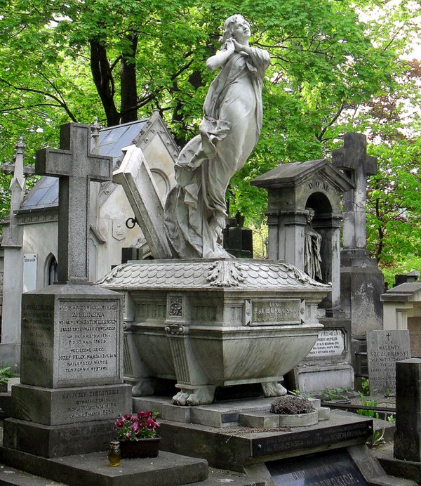 Example of lavish tombstones at the cemetery