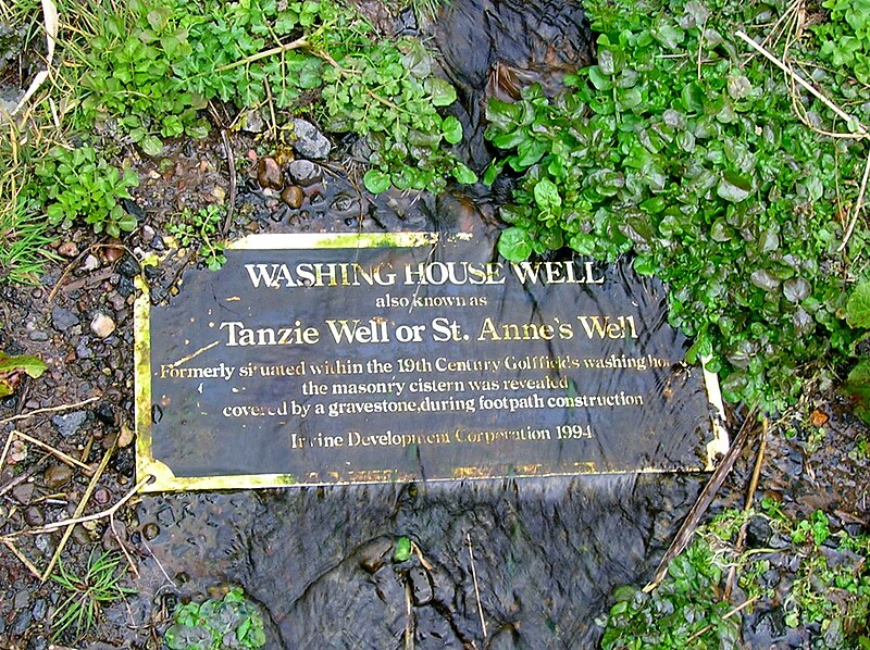 File:Washing House Well or Tanzie or St Anne's.JPG