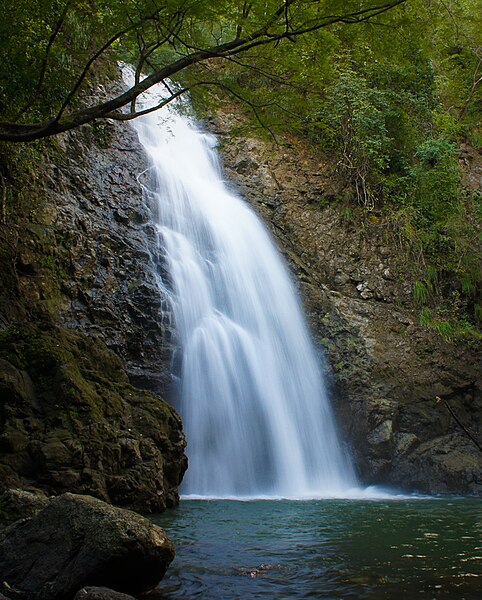 File:Waterfall near Montezuma, Costa Rica.jpg