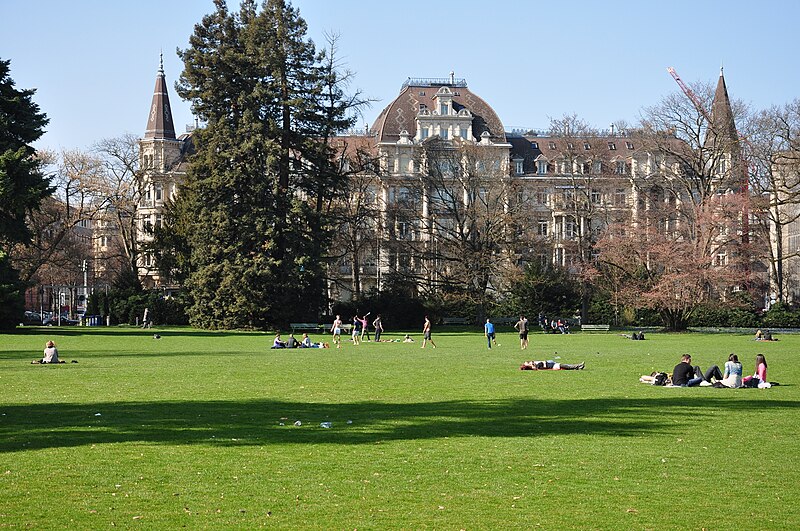 File:Weisses Schloss - Arboretum Zürich 2011-03-23 14-36-30.JPG