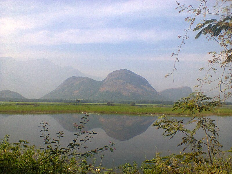 File:Western Side Mountain and Lake (8).jpg