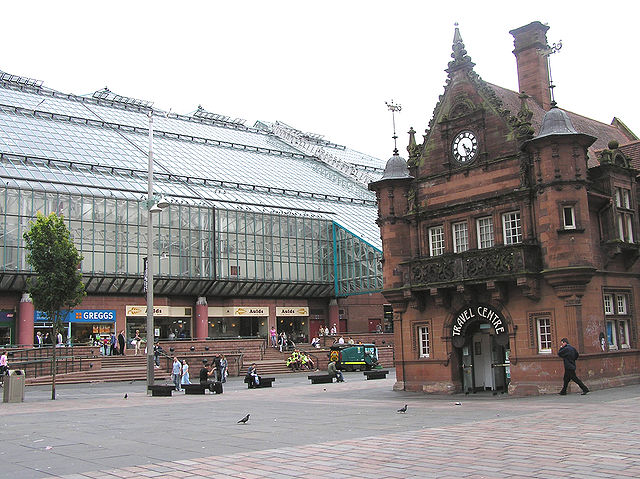 The glass St Enoch Centre on the site of the old St Enoch mainline station in 2005, with the former St Enoch Subway station (now converted into a café