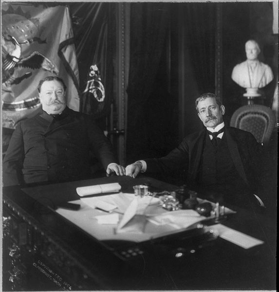 File:William Howard Taft and Elihu Root seated at desk.jpg