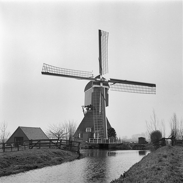 File:Wipwatermolen van de polder Botersloot, overzicht. - Noordeloos - 20168931 - RCE.jpg