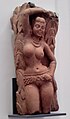 來自北方邦秣菟羅公元2世紀的夜叉雕像，現藏於倫敦維多利亞和阿爾伯特博物館