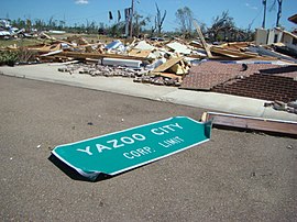 Yazoo City tornadosiga zarar yetdi.JPG