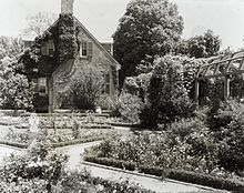 "York Hall," Captain George Preston Blow House, Route 1005 and Main Street, Yorktown; photo by Frances Benjamin Johnston, 1929. Griffin & Wynkoop, architects, made additions to 18th-century brick house after Blow's 1914 purchase. It was the home of Thomas Nelson Jr. (1738-1789), during the Revolutionary War. Landscape: Charles Freeman Gillette, from 1914. Today the house has been restored to its 18th-century character and is designated as a National Historic Landmark. It is operated as National Park Service site. "York Hall," Captain George Preston Blow house, Route 1005 and Main Street, Yorktown, York County, Virginia. Guest house in Memory Garden.jpg