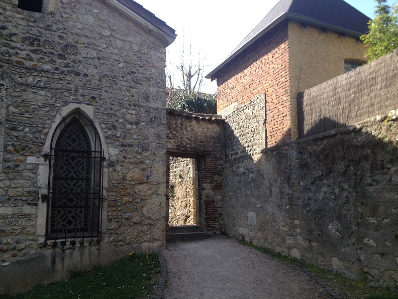 File:Église Saint-Apollinaire de Meximieux - 2.JPG