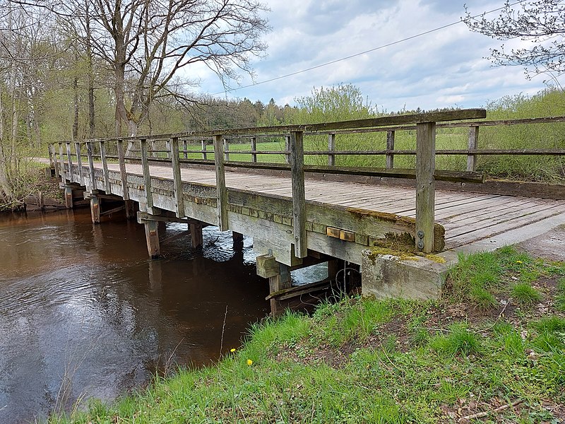 File:Örtzebrücke nahe Eversen 20210508 (2).jpg