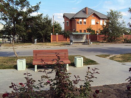 Example of what now is called "a cottage" in Russia (Mikhaylovka, Volgograd Oblast).
