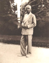Reza Shah in exile. rD shh dr jwhnsbwrg.gif