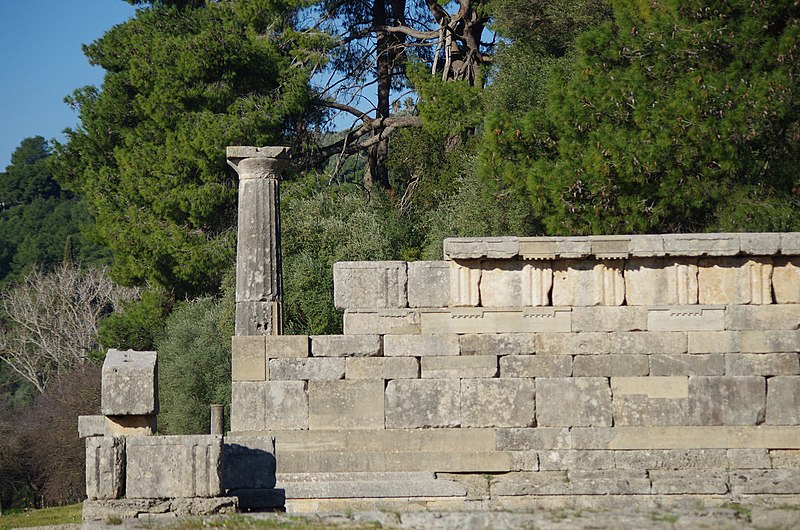 File:02 2020 Grecia photo Paolo Villa FO199993 (Olimpia parco archeologico - fregio di triglifi e metope di ordine dorico del Tempio di Era - - frieze of triglyphs and Doric order metopes from the Temple of Era).jpg