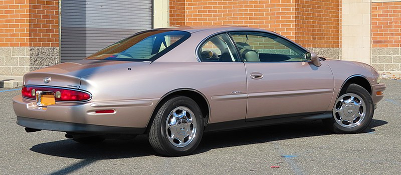 File:1999 Buick Riviera 3.8L, rear 8.25.19.jpg