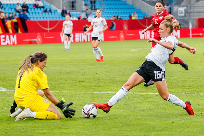 File:2021-09-21 Fussball, Frauen, Länderspiel, Deutschland - Serbien 1DX 5040 by Stepro.jpg