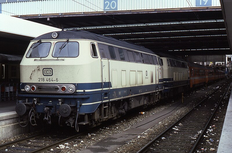 File:218 464-6, 30.07.85 München Hbf (12488619733).jpg