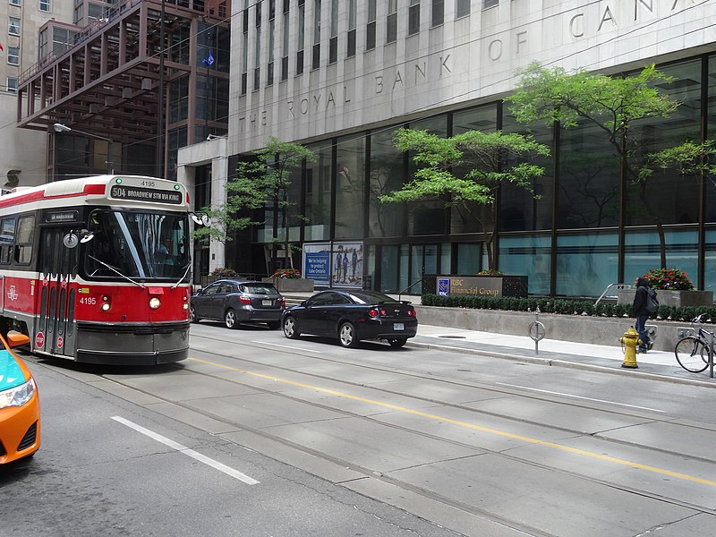 File:504 King streetcars King Street, 2015 08 03 (12).JPG - panoramio.jpg