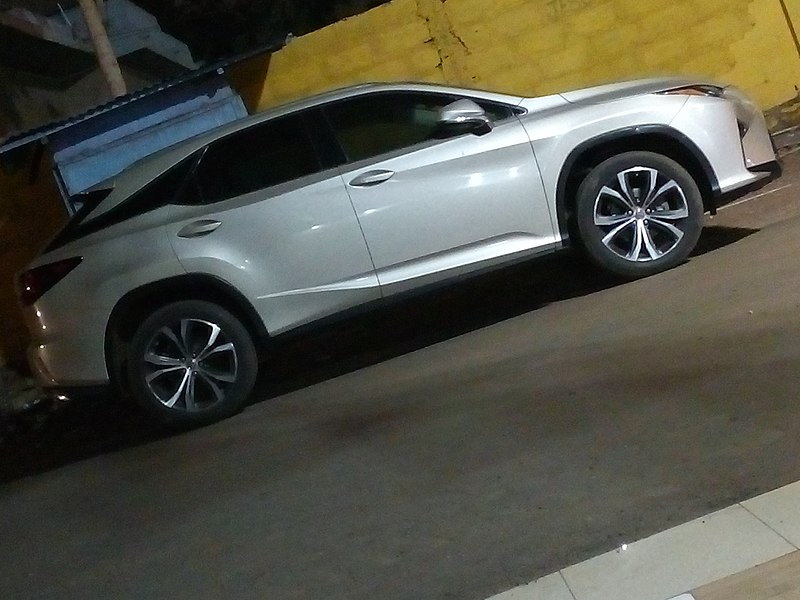 File:A parked private car.jpg