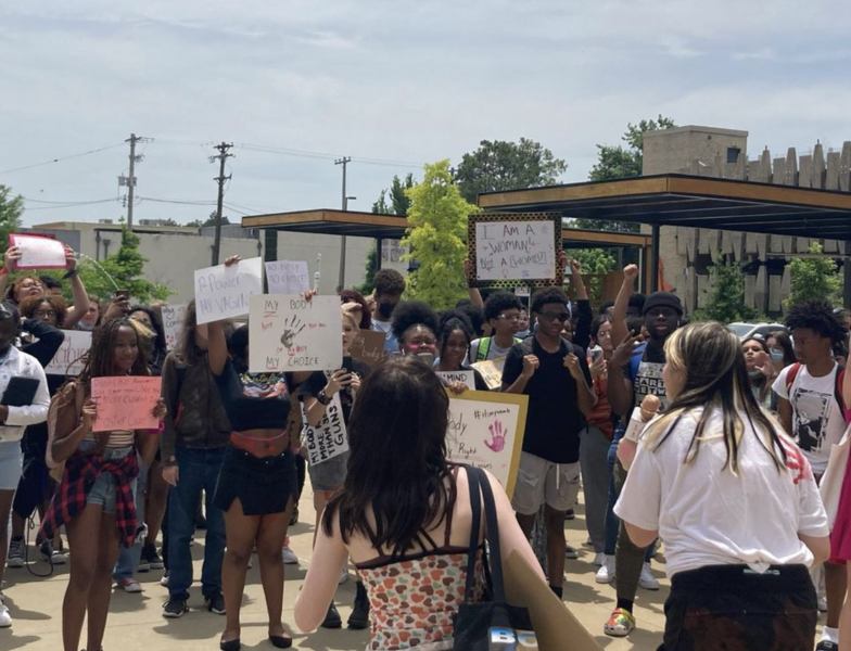 File:Abortion rights protestors in Memphis, TN.png