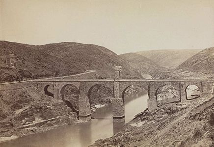 Le pont d'Alcantara, restauré, vers 1870.